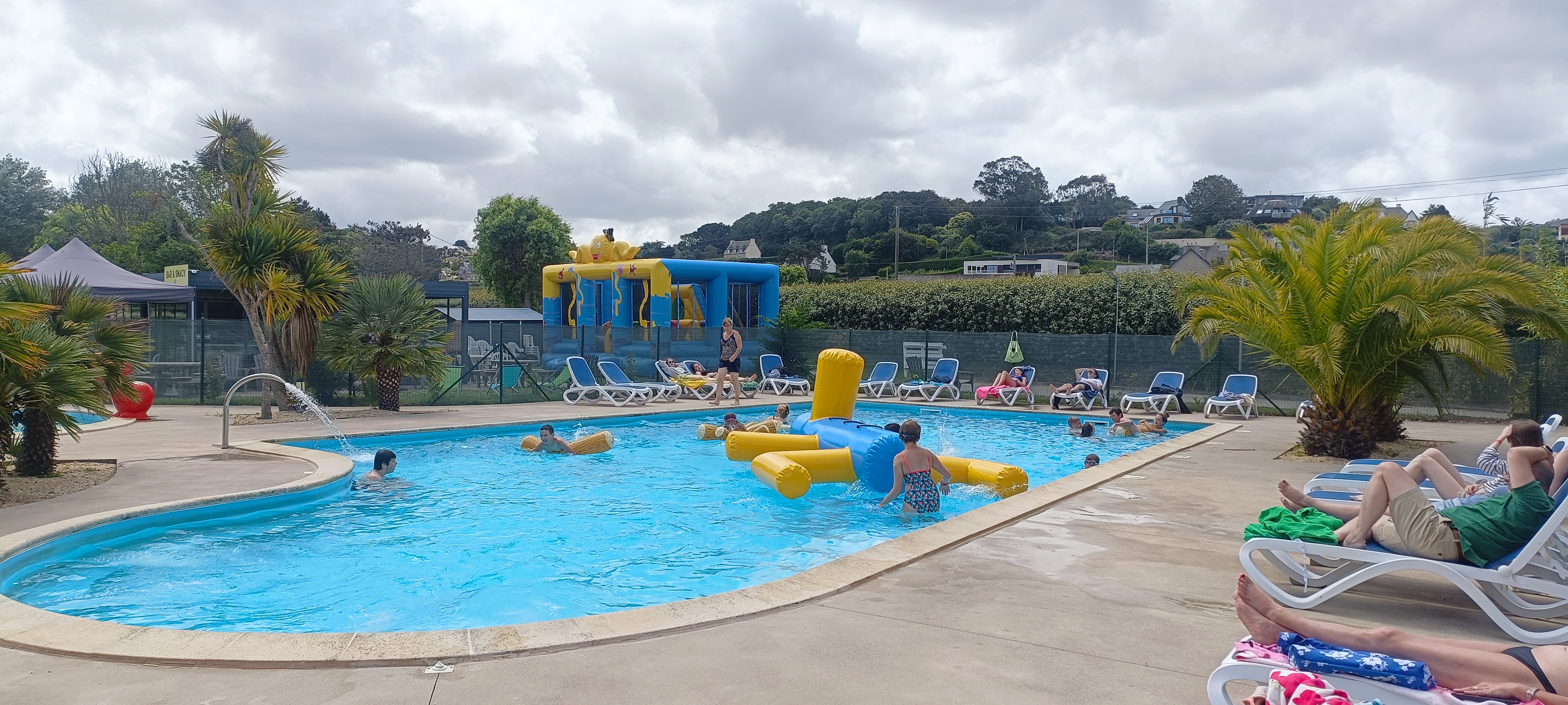 Camping Baie de St Pol - Bretagne (16).jpg