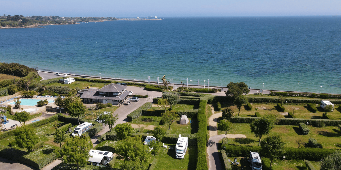 Emplacements de camping en bord de mer à Saint Pol de Léon